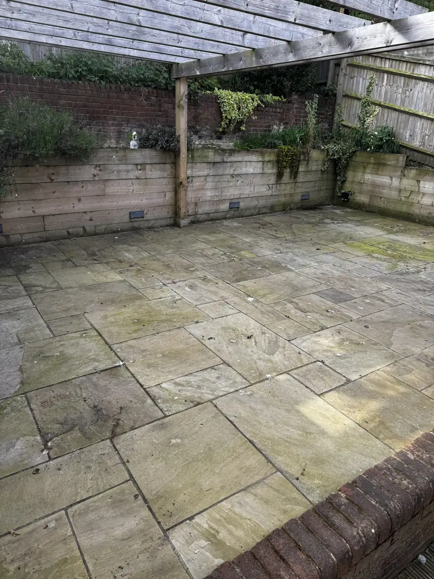 Indian sandstone patio clean in Kimpton before cleaning
